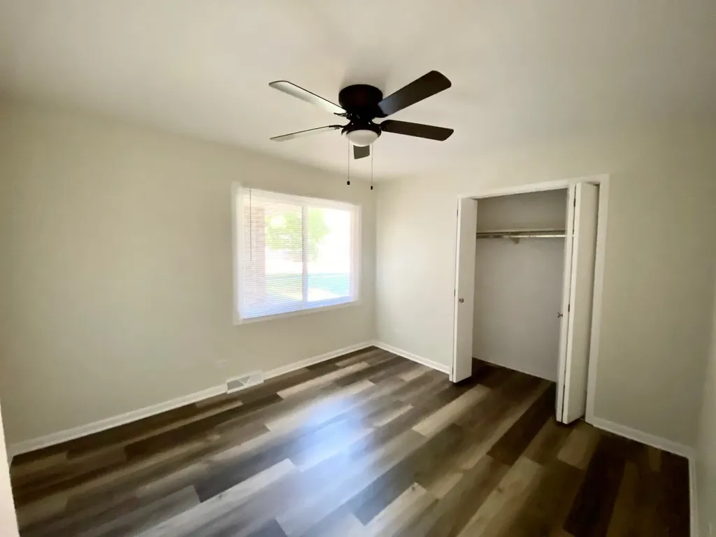 975 Dearborn Circle Carol Stream IL 60188