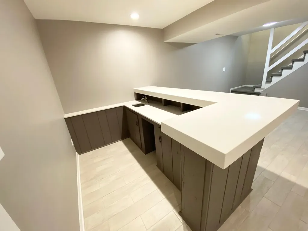 975 Dearborn Circle Carol Stream IL 60188