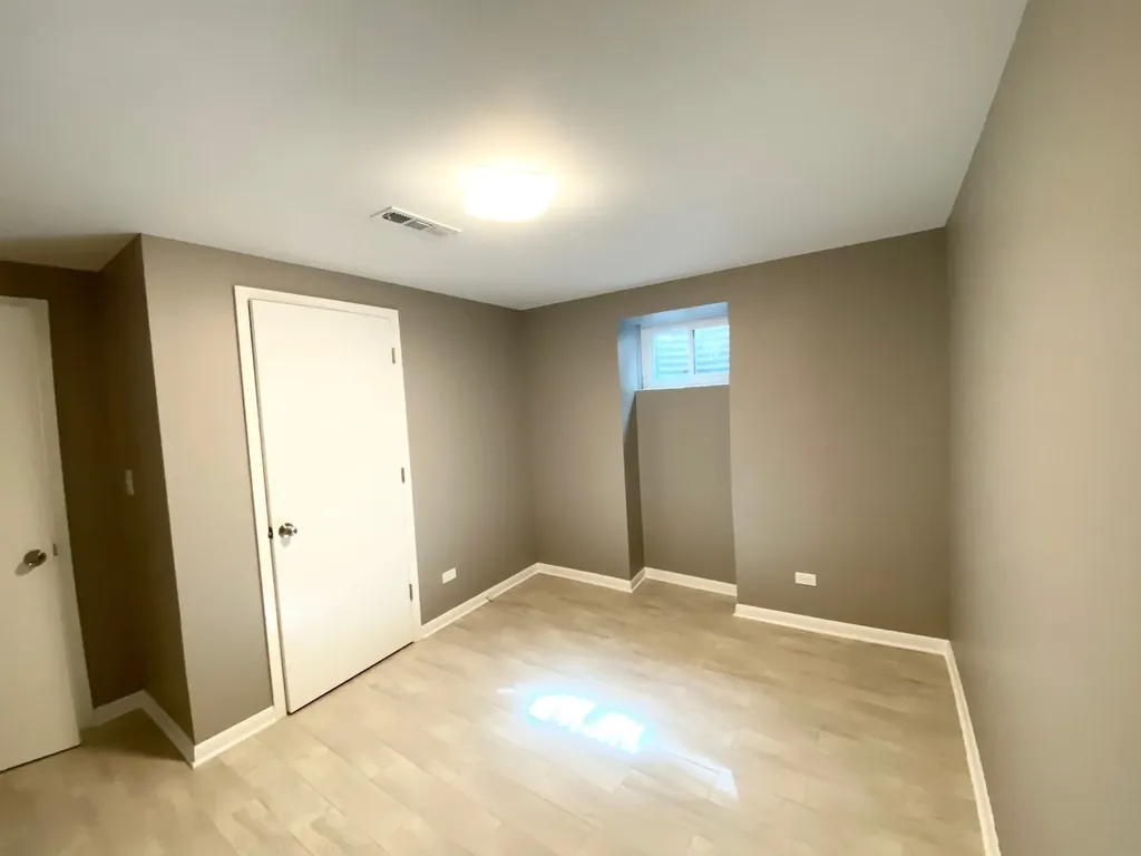 975 Dearborn Circle Carol Stream IL 60188