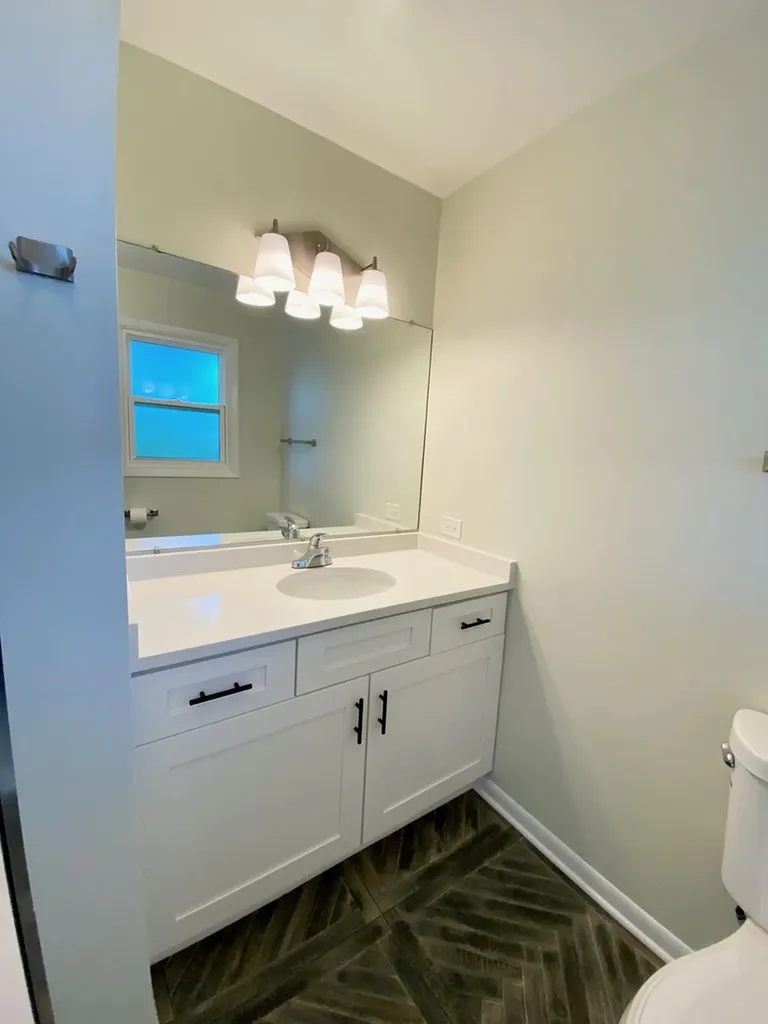 975 Dearborn Circle Carol Stream IL 60188