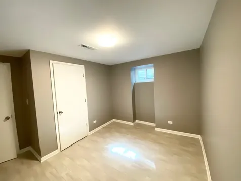 975 Dearborn Circle Carol Stream IL 60188