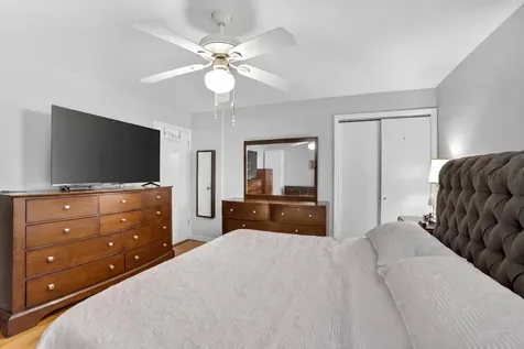 7410 North Oakley Avenue Chicago IL 60645