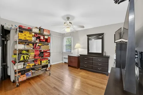 7410 North Oakley Avenue Chicago IL 60645