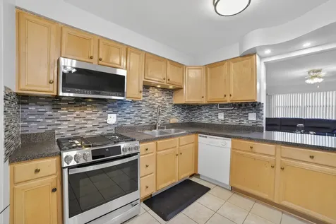 7410 North Oakley Avenue Chicago IL 60645