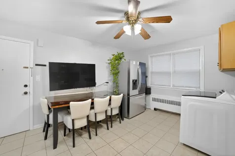 7410 North Oakley Avenue Chicago IL 60645
