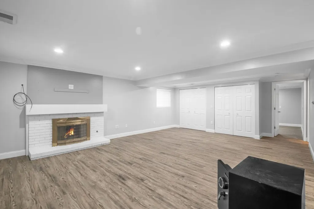1260 Waterbury Lane Roselle IL 60172