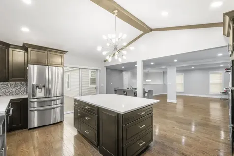 1260 Waterbury Lane Roselle IL 60172