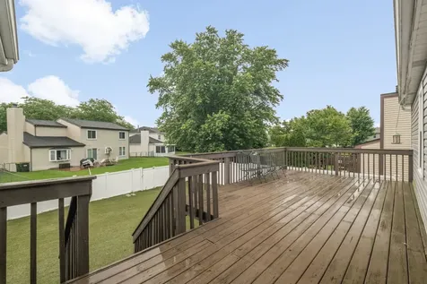 1260 Waterbury Lane Roselle IL 60172