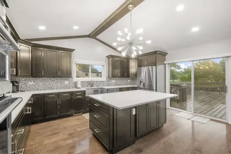1260 Waterbury Lane Roselle IL 60172