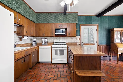 311 West 2nd Street Momence IL 60954
