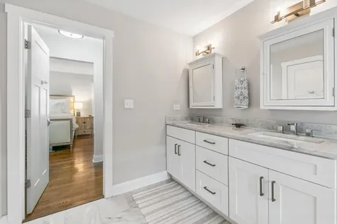 843 North East Avenue Oak Park IL 60302