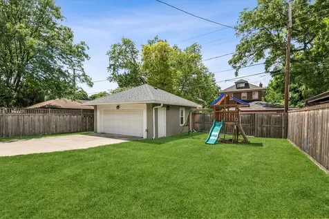 843 North East Avenue Oak Park IL 60302
