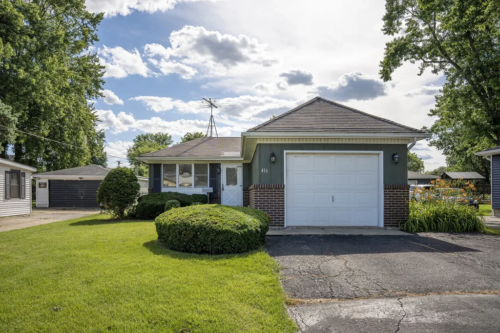 416 South Ben Street Plano IL 60545