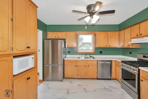 619 Kungs Way Joliet IL 60435