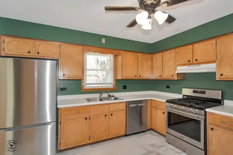 619 Kungs Way Joliet IL 60435