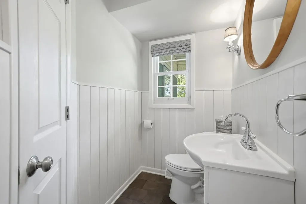 28W118 Hillview Drive Naperville IL 60564