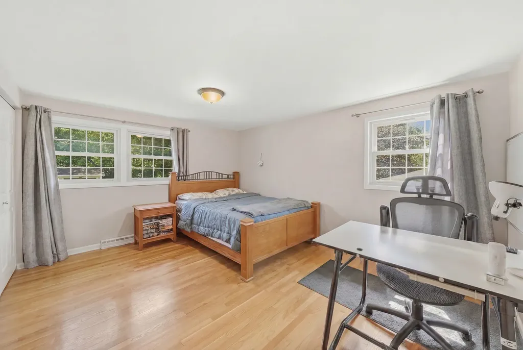 28W118 Hillview Drive Naperville IL 60564
