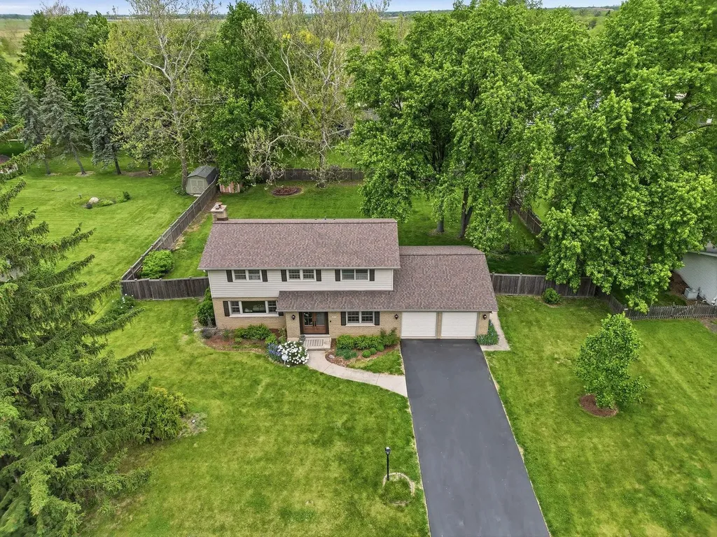 28W118 Hillview Drive Naperville IL 60564