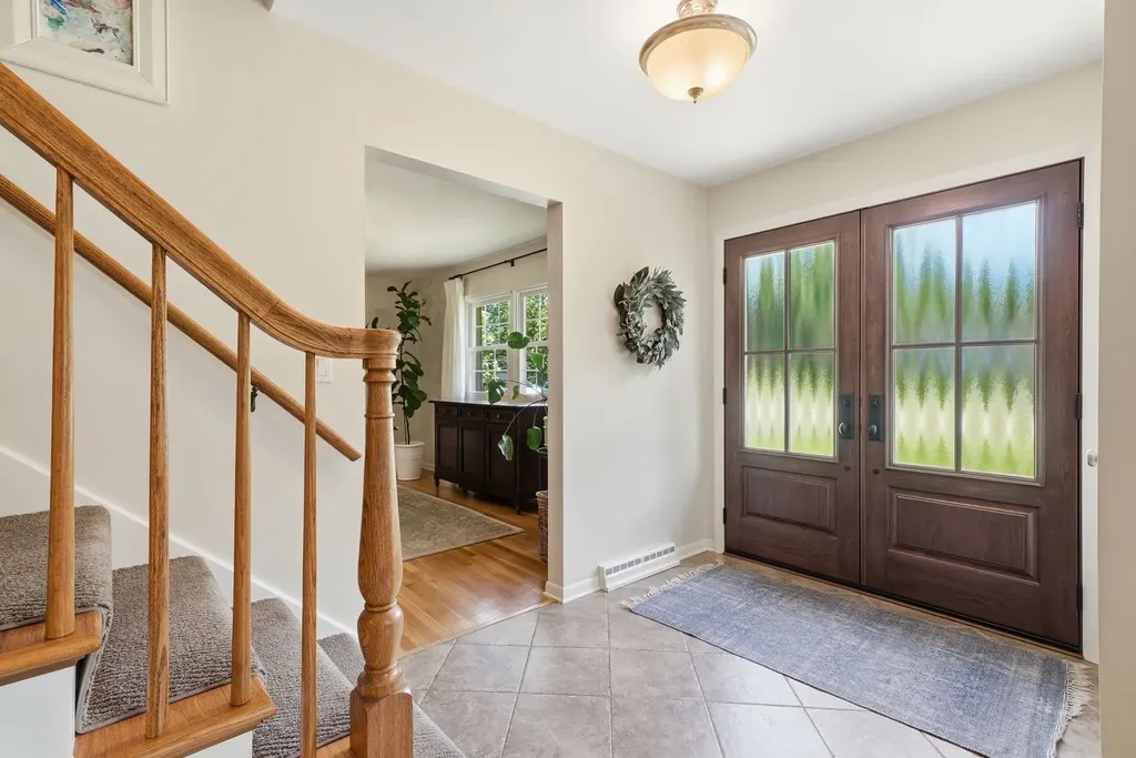 28W118 Hillview Drive Naperville IL 60564