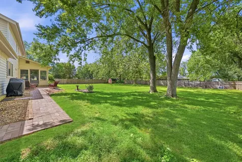 28W118 Hillview Drive Naperville IL 60564