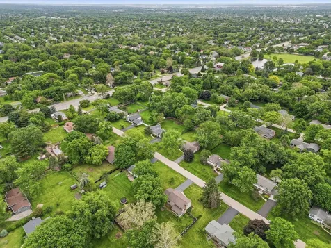 28W118 Hillview Drive Naperville IL 60564