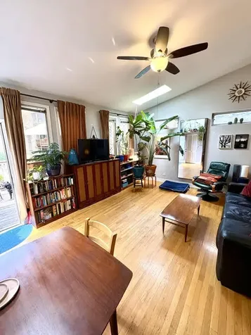 813 West Buena Avenue Chicago IL 60613