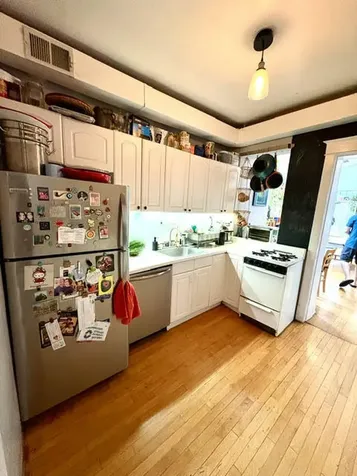 813 West Buena Avenue Chicago IL 60613