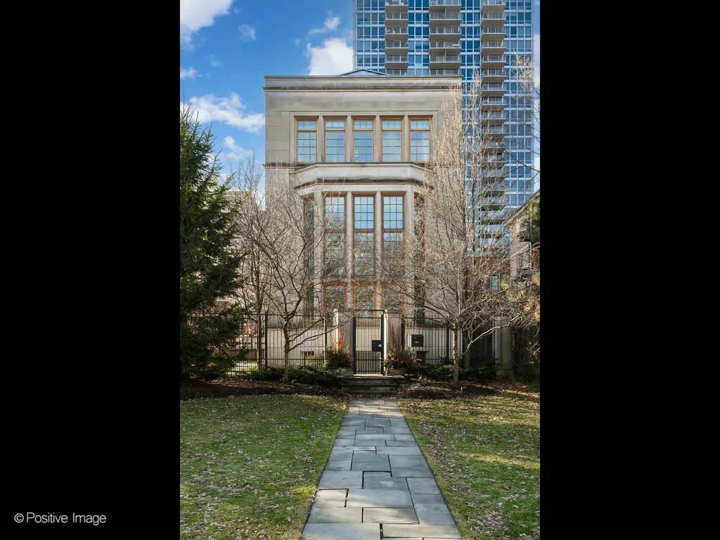 3026 North Lake Shore Drive Chicago IL 60657