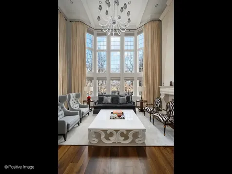 3026 North Lake Shore Drive Chicago IL 60657