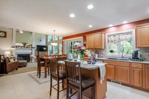 3711 Rave Road Bloomington IL 61704