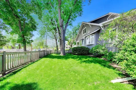 203 North Haddow Avenue Arlington Heights IL 60004