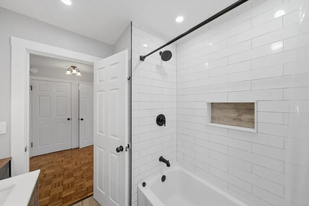 2826 North Rutherford Avenue Chicago IL 60634