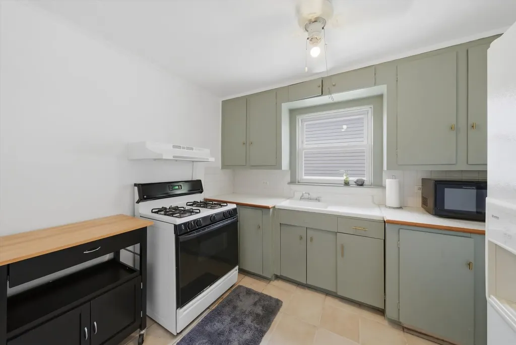 2826 North Rutherford Avenue Chicago IL 60634