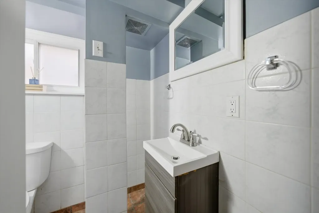 2826 North Rutherford Avenue Chicago IL 60634