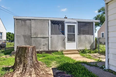 2724 Lawndale Avenue Rockford IL 61101