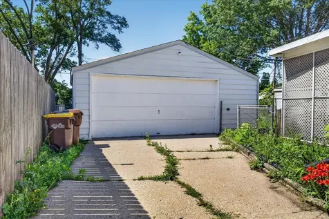 2724 Lawndale Avenue Rockford IL 61101