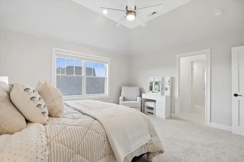 995 Redbud Lane Sugar Grove IL 60554