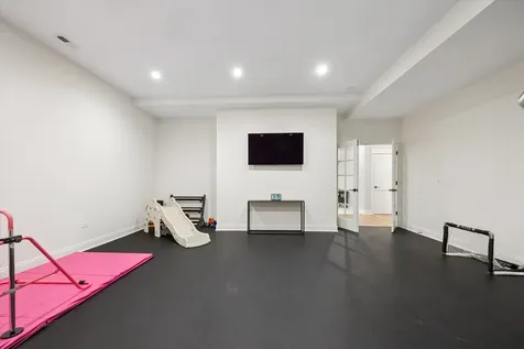 995 Redbud Lane Sugar Grove IL 60554