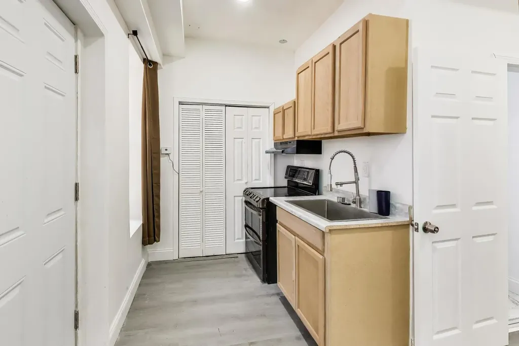 7621 South Eggleston Avenue Chicago IL 60620