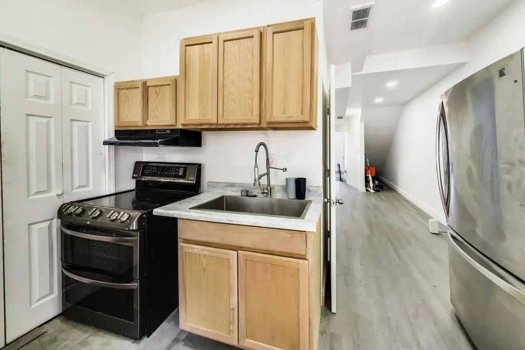 7621 South Eggleston Avenue Chicago IL 60620