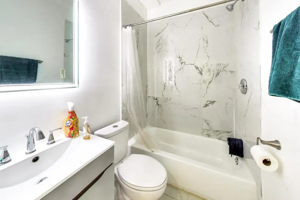 7621 South Eggleston Avenue Chicago IL 60620