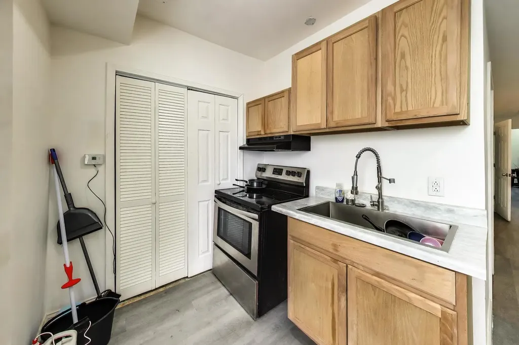 7621 South Eggleston Avenue Chicago IL 60620