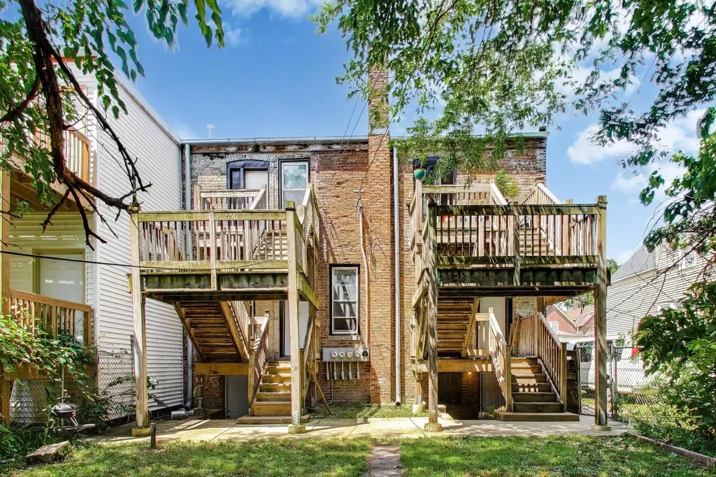 7621 South Eggleston Avenue Chicago IL 60620