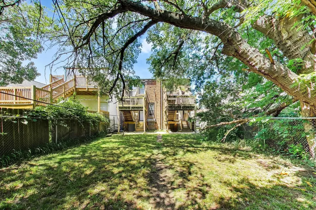 7621 South Eggleston Avenue Chicago IL 60620