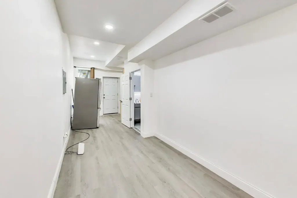 7621 South Eggleston Avenue Chicago IL 60620
