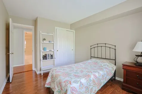 1011 Brentwood Circle Buffalo Grove IL 60089