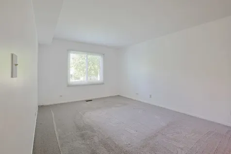 1011 Brentwood Circle Buffalo Grove IL 60089