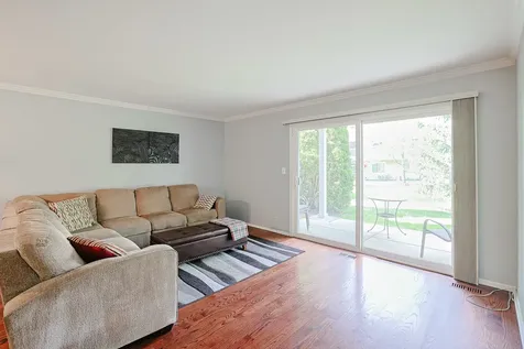 1011 Brentwood Circle Buffalo Grove IL 60089