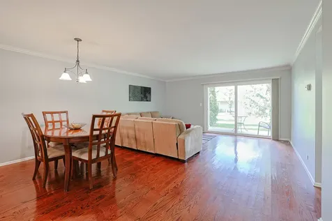 1011 Brentwood Circle Buffalo Grove IL 60089