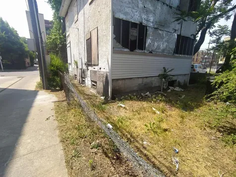 7909 South Essex Avenue Chicago IL 60617